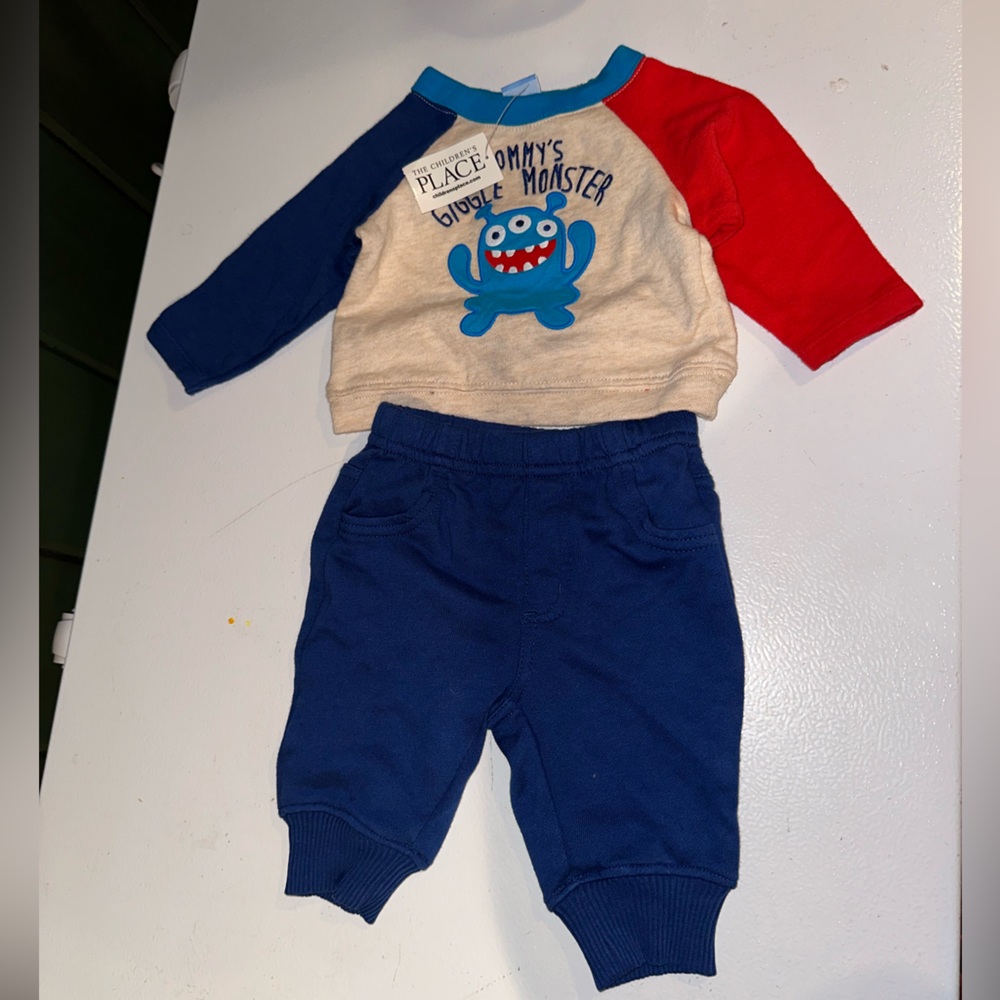 NWT Baby place outfit size 0-3m